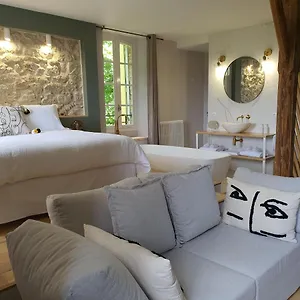 https://le-moulin-de-salazar.midi-pyreneeshotels.com